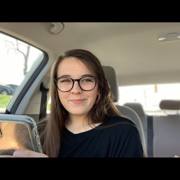 Meet your Posher, Chloe - Picture 1 of 1